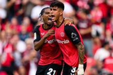 Piero Hincapié celebrando la goleada que selló el Bayer Leverkusen.