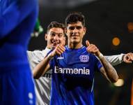 Piero Hincapié celebra su primer gol con el Bayer Leverkusen.