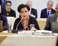 Gabriela Sommerfeld durante la presentación de la prueba documental y audiovisual en el marco de la sustanciación del juicio político en la Comisión de Fiscalización y Control Político de la Asamblea Nacional.