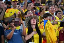 La hinchada de la selección colombiana durante el partido ante Uruguay por la semifinal de la Copa América