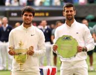 Carlos Alcaraz y Novak Djokovic en la final de Wimbledon 2023
