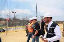 Daniel Noboa durante el recorrido.