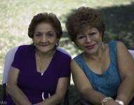 Imagen de archivo de Fresia Saavedra (izquierda) junto a su hija Hilda Murillo (derecha).