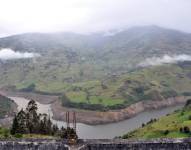 La central hidroeléctrica Mazar junto con Coca Codo Sinclair operadas por el grupo especial de operadores eléctricos de las Fuerzas Armadas.