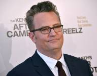 Matthew Perry llega al estreno de 'The Kennedys - After Camelot' de Reelz, celebrado en el Paley Center for Media en Beverly Hills, CA, el miércoles 15 de marzo de 2017. (Foto de Sthanlee B. Mirador). ARCHIVO.