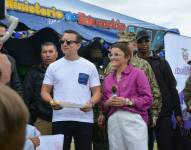 Foto del presidente Daniel Noboa y María José Pinto, secretaria técnica de Ecuador Crece Sin Desnutrición Infantil.