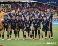 Jugadores del Deportivo Quito previo a su partido ante Santa Elena Sporting Club