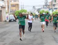 Imagen de Abran Toloza, ganador del la maratón del banaero en Machala.