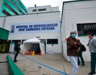 Entrada del Hospital de Especialidades José Carrasco Arteaga del IESS