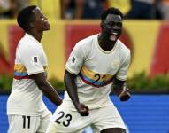 Jugadores de Colombia celebrando el triunfo.