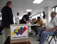 Fotografía de una mesa de votación en las elecciones presidenciales de Venezuela este domingo, en el consulado de Venezuela en Ciudad de Panamá.