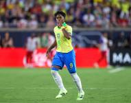 Endrick celebra un gol con la selección de Brasil