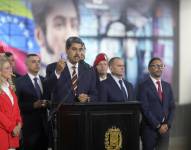 Fotografía cedida por Prensa Miraflores del presidente de Venezuela, Nicolás Maduro, hablando durante una rueda de prensa en el Tribunal Supremo de Justicia, este viernes en Caracas, Venezuela.