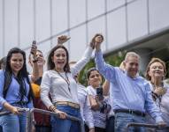 Fotografía de archivo en donde se ve a la líder opositora venezolana María Corina Machado (i) y el candidato a la presidencia de Venezuela Edmundo González Urrutia (d).