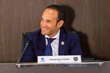 Presidente de la Federación Ecuatoriana de Fútbol (FEF), Francisco Egas, en rueda de prensa