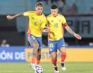 Richard Ríos (i) y James Rodríguez (d) estuvieron presentes en la derrota de Uruguay ante Colombia por las Eliminatorias Sudamericanas.