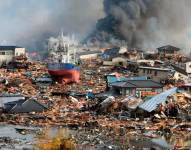 Escombros en la localidad de Kisenuma en la región de Miyagi (Japón) tras el tsunami provocado por el terremoto de 8,8 grados de magnitud que arrasó parte de la costa noreste de Japón, causando más de 15.000 muertes, miles de desaparecidos y un accidente nuclear en la central nuclear de Fukushima. EFE/STR /Archivo