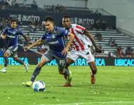 Juan Pablo Ruíz en un partido con Emelec