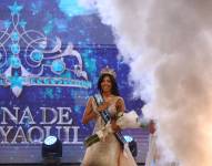 Instante en que Jennifer Tutivén fue coronada como la Reina de Guayaquil 2024.