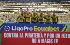 Campaña de la Liga Pro en contra de Magis TV, durante un partido de Barcelona SC