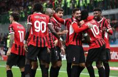 Jugadores del AC Milan, celebrando la goleada.