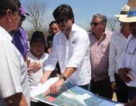 José de la Gasca durante su visita al terreno donde se construirá la cárcel en Santa Elena.