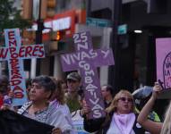 Imagen de archivo de la marcha por el Día Internacional de la Eliminación de la Violencia contra la Mujer, en Guayaquil.