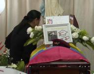 Féretro de la subteniente del Ejército, Pamela Ati. Su cuerpo fue velado en Quito.