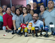 El presidente de la Fetug anuncia el fin del paro de transportistas en Guayaquil