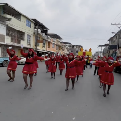 Un desfile navideño se realizó en Durán para unir a las familias en espacios públicos