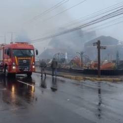 Fotografía del equipo de rescate en el lugar del accidente.