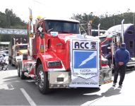 Foto de camiones de Colombia bloqueando el Puente Internacional de Rumichaca este 1 de julio del 2024.