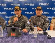 El comandante general de la Policía, Víctor Zárate, informa sobre los detenidos.