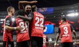 Jugadores del Bayer Leverkusen celebrando un gol.