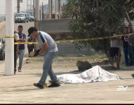 Policía es asesinado afuera de una tienda de Monte Sinaí, en el noroeste de Guayaquil