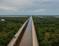 Vista aérea de la Interestatal 10 en Baton Rouge, Luisiana.