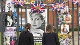 Tributo por el aniversario de la muerte de la princesa Diana.