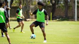 Marco Angulo en un entrenamiento con Liga de Quito