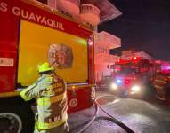 Tres familias resultaron afectadas por el incendio de una casa en el sur de Guayaquil.