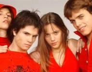 Erreway fue una banda de pop rock argentina formada a partir de la exitosa telenovela juvenil Rebelde Way. Sus canciones, que combinaban ritmos pegadizos con letras que resonaban en los jóvenes, los convirtieron en uno de los grupos más populares de Latinoamérica a principios de los 2000.