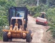 Trabajos de mejoramiento en el límite provincial entre Orellana y Napo, parroquia La Belleza, sector Casique Jumandi.