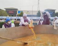 Guayas logró el récord Guinness por el encebollado más grande del mundo.