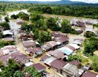 Fotografía cedida por el Ejército de Colombia de inundaciones este sábado en Pie de Pató (Colombia).