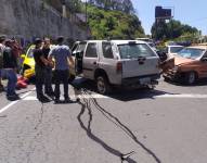 Cinco automóviles se accidentaron en la avenida José María Velasco Ibarra, centro de la urbe.