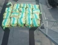 Foto del cargamento de droga incautado, en 20 sacos, en altamar, cerca de Ecuador.