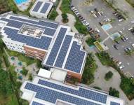 Ecotec implementó en su campus de Samborondón más de 2 500 paneles solares que le permiten usar una energía no contaminante.