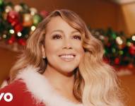 Mariah Carey es una reconocida cantante estadounidense, famosa por su amplio rango vocal y sus éxitos musicales a lo largo de varias décadas. Considerada la Reina de la Navidad por su icónica canción All I Want for Christmas Is You, Carey ha dejado una huella imborrable en la industria musical y continúa siendo una figura influyente en la cultura pop.