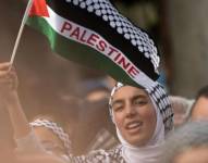 Mujer protestante de Palestina