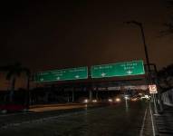 Fotografía de un sector sin luz en Guayaquil.