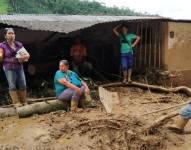 Las comunidades se han quedado sin agua y sin alimentación.